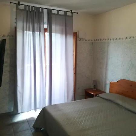 Ai Canipai Hotel *